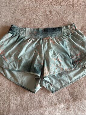 lululemon Sea Wheeze Hotty Hot 2.5” Short